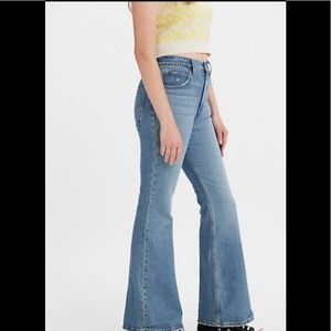 NWT Levi’s 70’s High Rise Flare